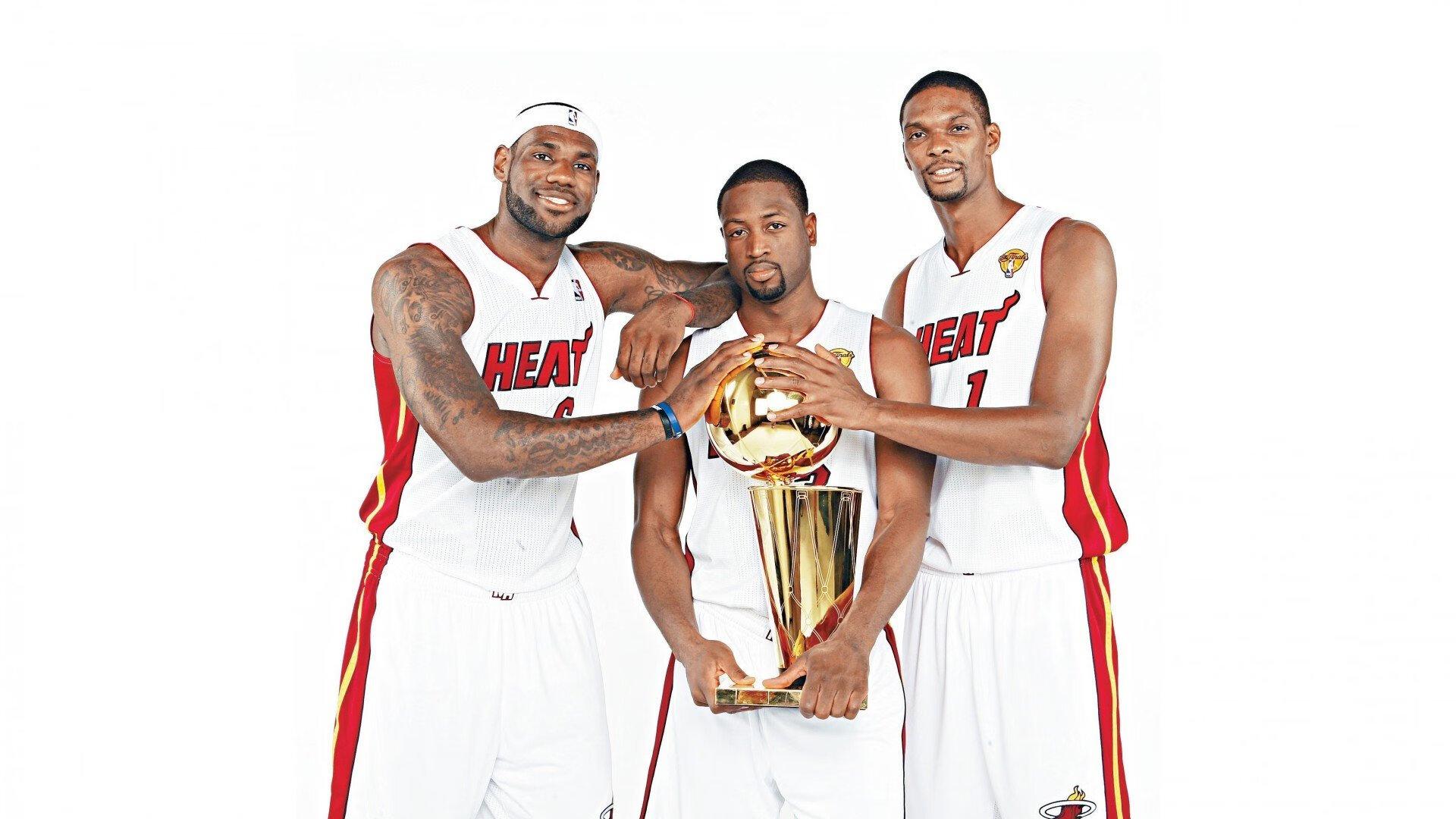 NBA总决赛激战正酣 勇士队逆转取胜夺赛点