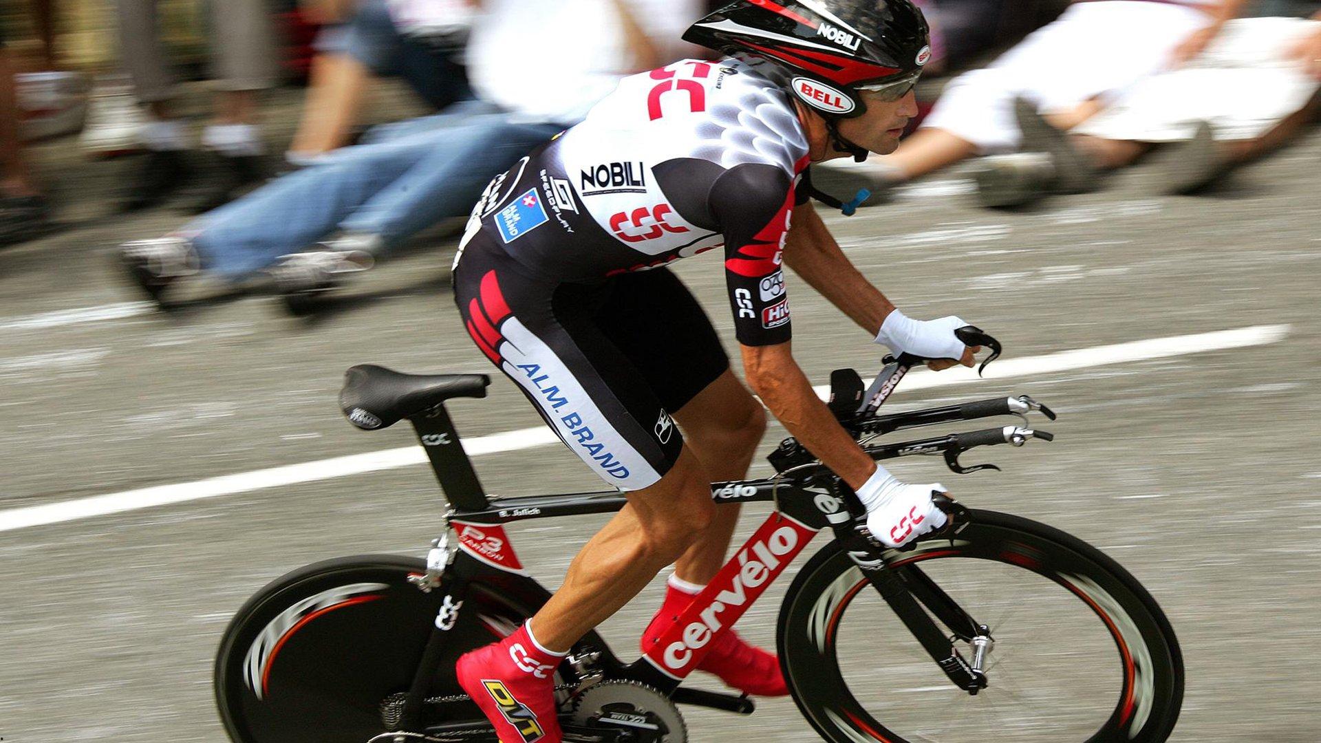 温网2024，阿尔卡拉斯逆转夺冠，斯瓦泰克首夺草地大满贯