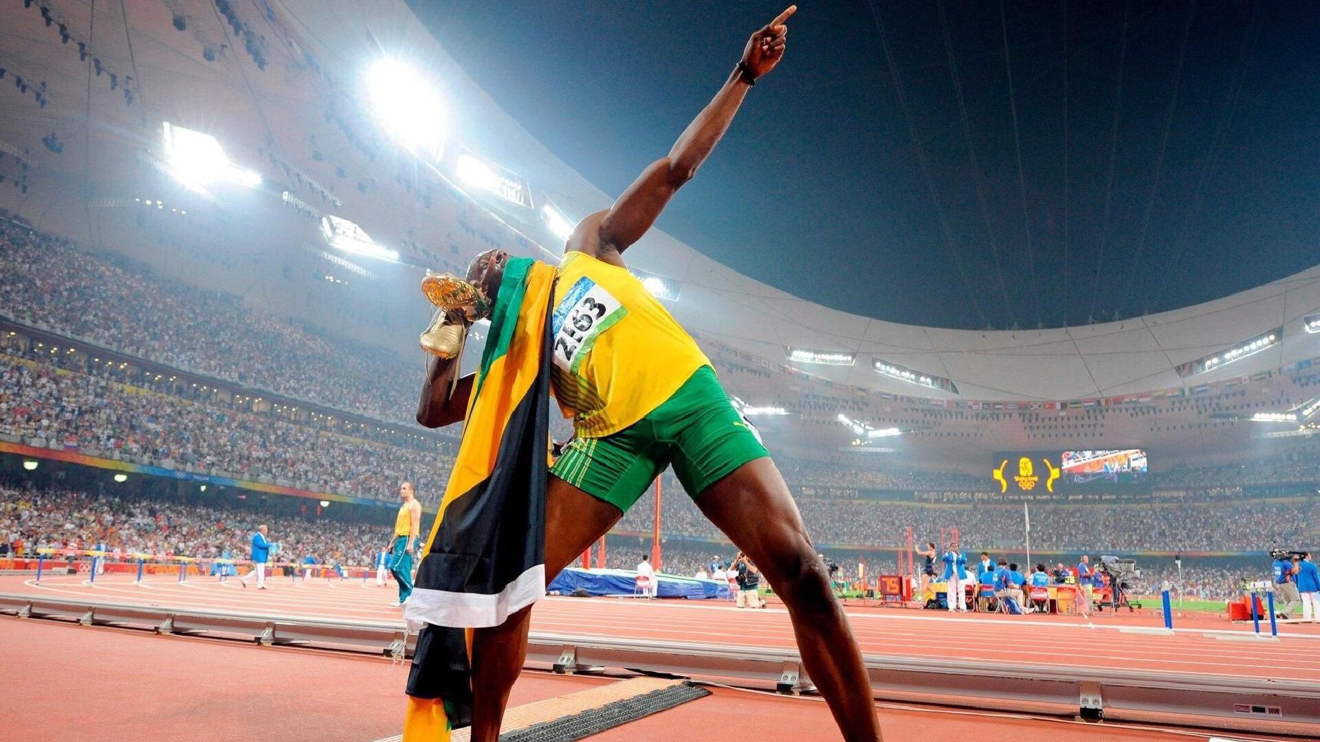 欧冠决赛巅峰对决，皇马绝杀多特蒙德，第15次捧起大耳朵杯